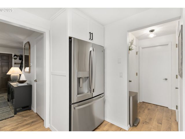 672 Se ALDER Ct, Hillsboro, OR 97123