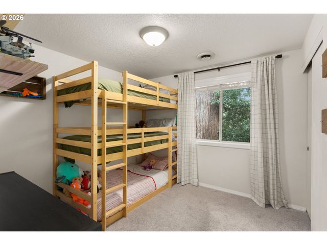 672 Se ALDER Ct, Hillsboro, OR 97123