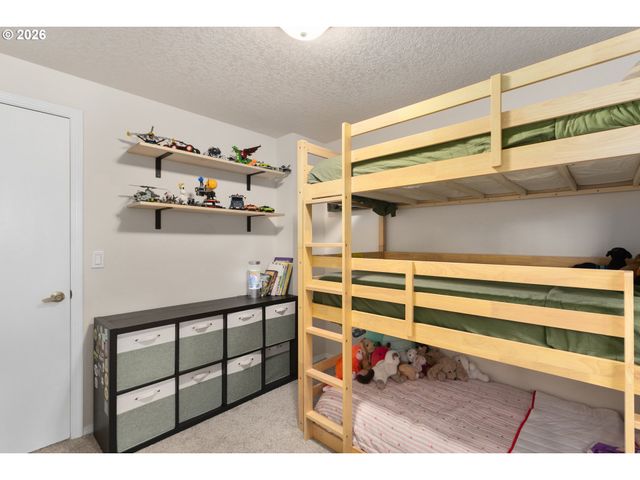 672 Se ALDER Ct, Hillsboro, OR 97123