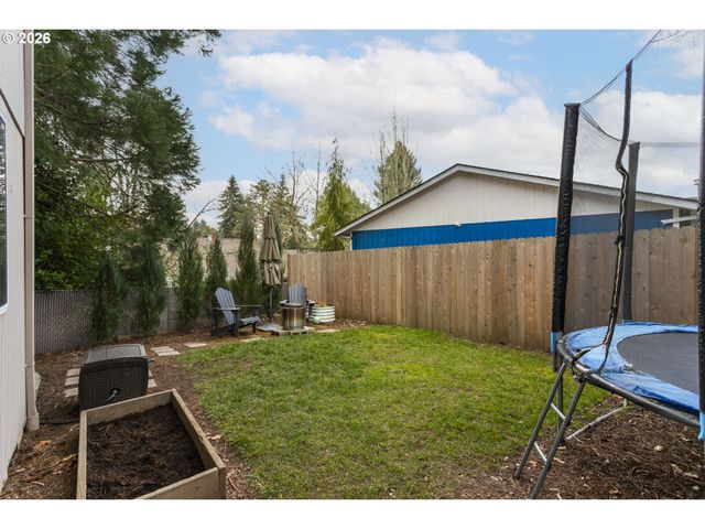 672 Se ALDER Ct, Hillsboro, OR 97123
