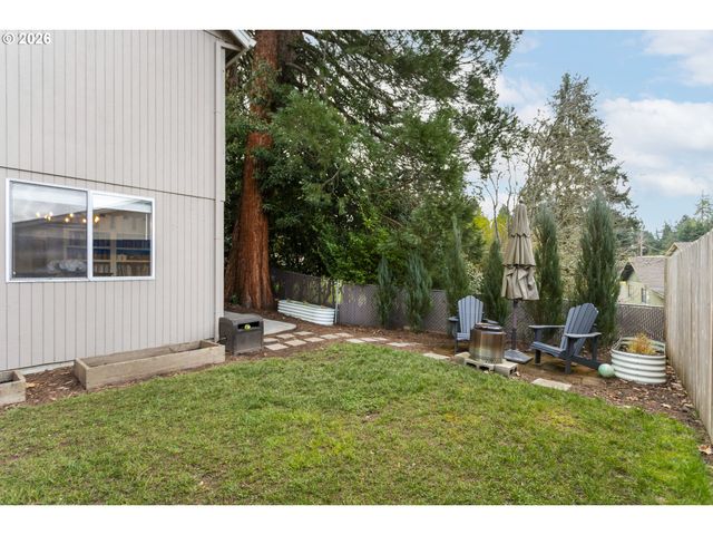 672 Se ALDER Ct, Hillsboro, OR 97123
