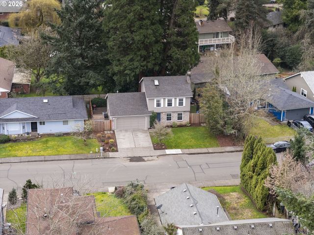 672 Se ALDER Ct, Hillsboro, OR 97123