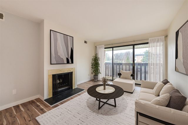 1265 S Maple Road Unit: 305, Ann Arbor, MI 48103