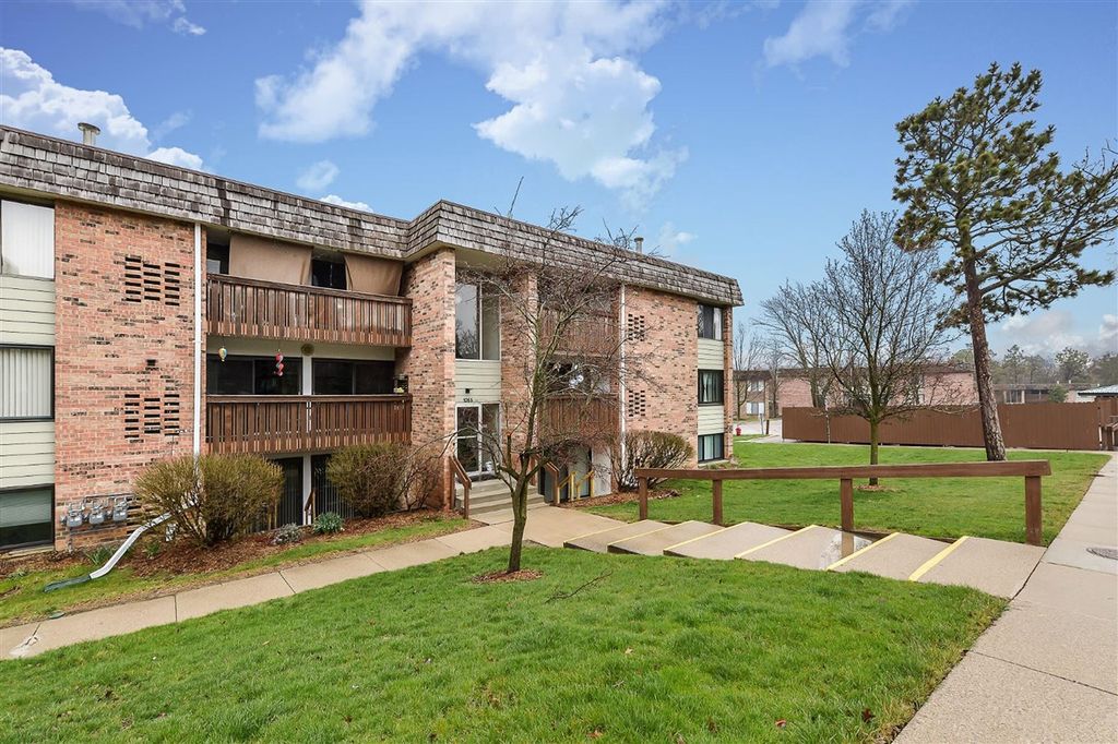 1265 S Maple Road Unit: 305, Ann Arbor, MI 48103