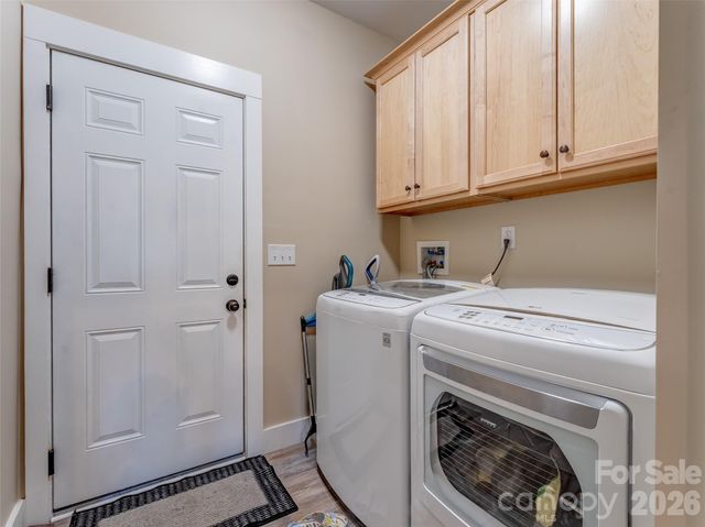 432 Sassafras Drive, Hendersonville, NC 28739