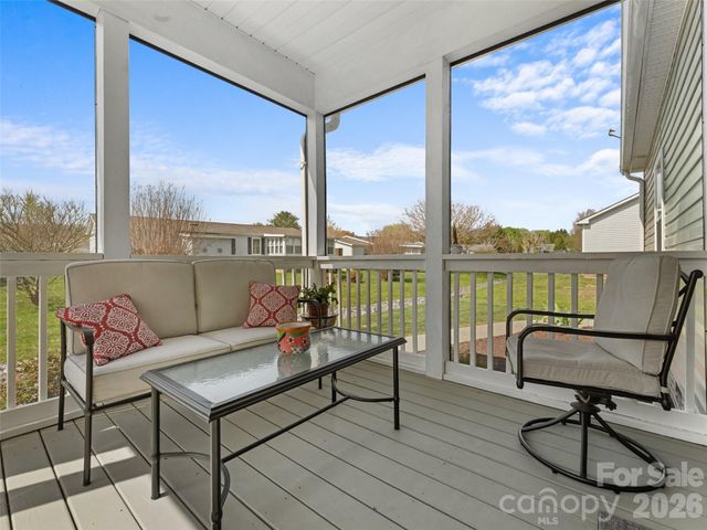 432 Sassafras Drive, Hendersonville, NC 28739
