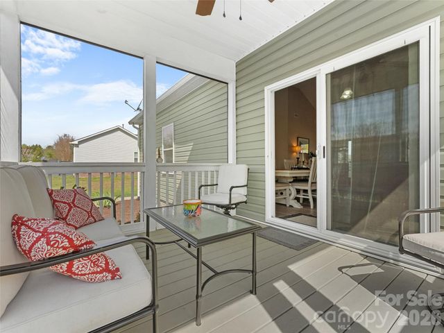 432 Sassafras Drive, Hendersonville, NC 28739