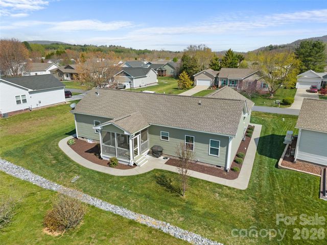 432 Sassafras Drive, Hendersonville, NC 28739