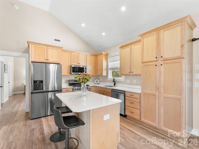 432 Sassafras Drive, Hendersonville, NC 28739