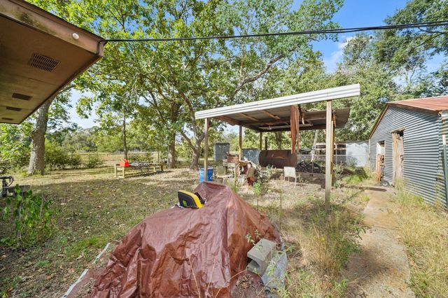5913 County Road 225, East Bernard, TX 77435