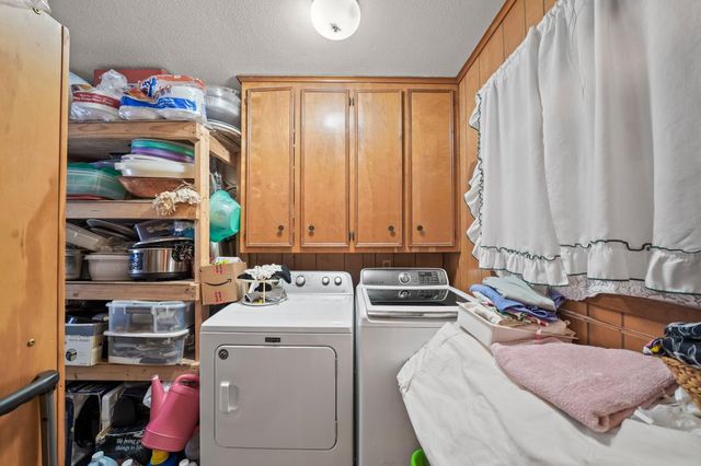 5913 County Road 225, East Bernard, TX 77435