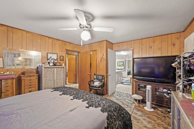 5913 County Road 225, East Bernard, TX 77435