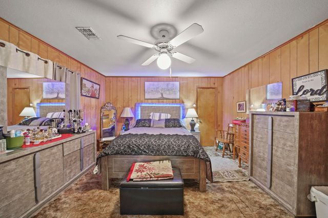 5913 County Road 225, East Bernard, TX 77435