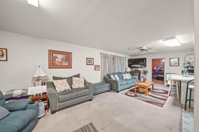 5913 County Road 225, East Bernard, TX 77435