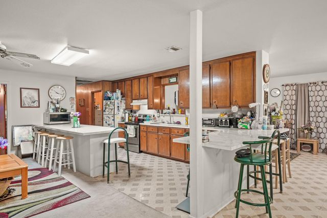 5913 County Road 225, East Bernard, TX 77435