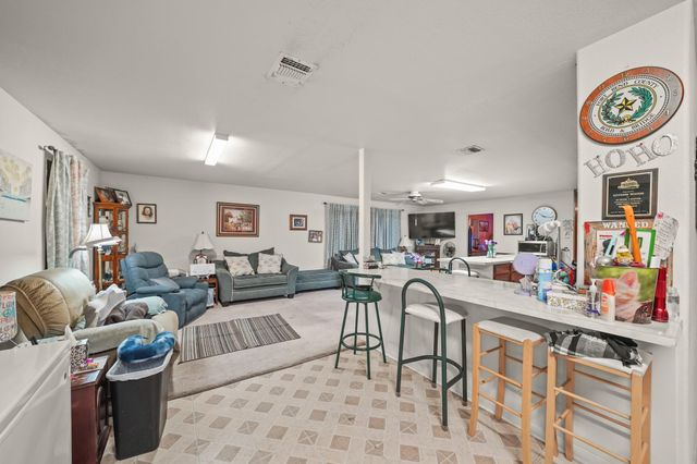 5913 County Road 225, East Bernard, TX 77435