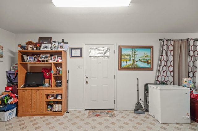 5913 County Road 225, East Bernard, TX 77435