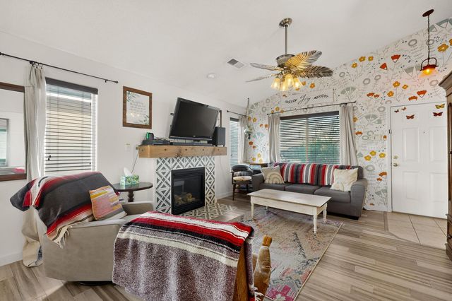 1367 Penasco Road NE, Rio Rancho, NM 87144