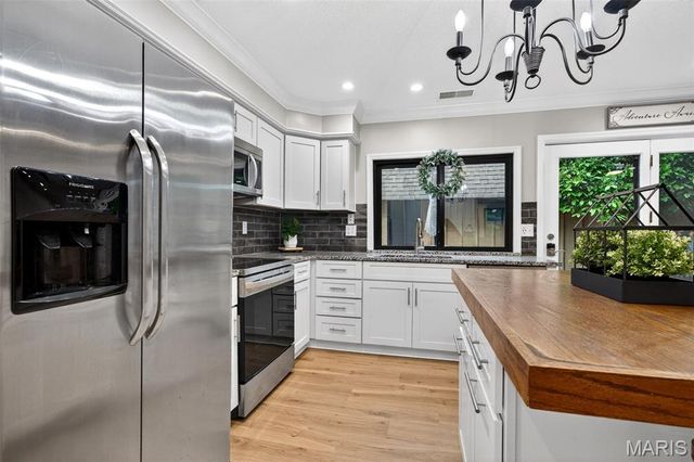 1343 Hampton Road B, St Charles, MO 63303