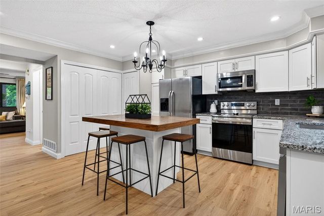 1343 Hampton Road B, St Charles, MO 63303