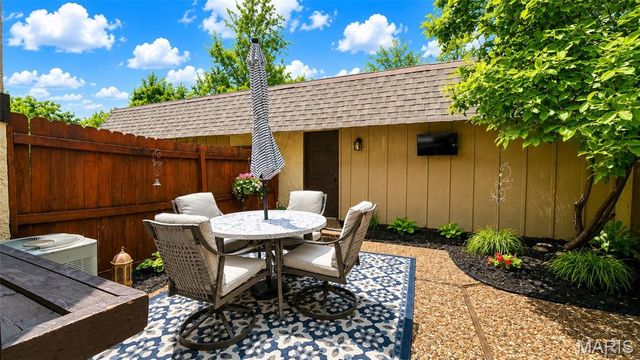 1343 Hampton Road B, St Charles, MO 63303