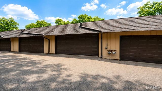 1343 Hampton Road B, St Charles, MO 63303