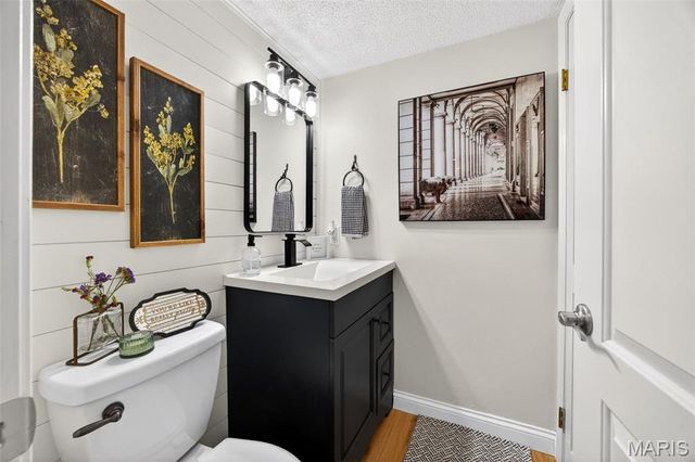 1343 Hampton Road B, St Charles, MO 63303