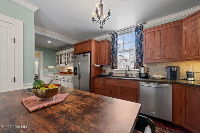 110 W Park Avenue, Tarboro, NC 27886