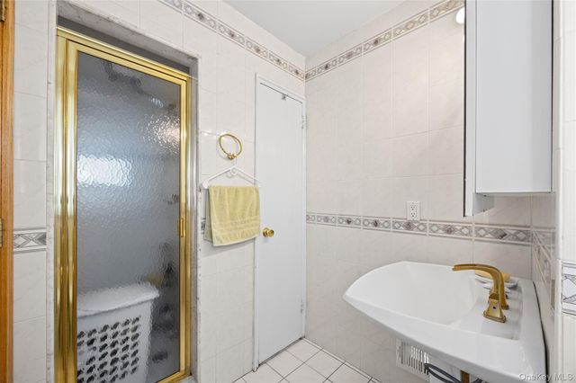 81 Avondale Road, Yonkers, NY 10710