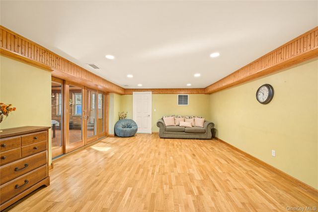 81 Avondale Road, Yonkers, NY 10710
