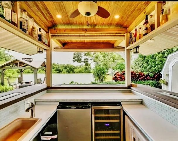 5564 N 63RD WAY N, St Petersburg, FL 33709