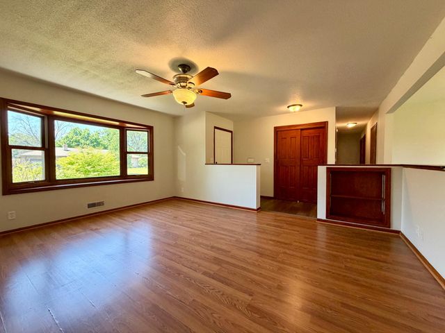 7208 Bryant Avenue N, Brooklyn Center, MN 55430