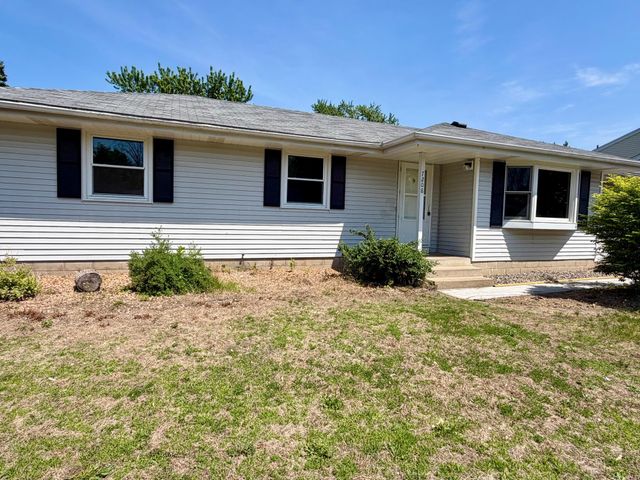 7208 Bryant Avenue N, Brooklyn Center, MN 55430