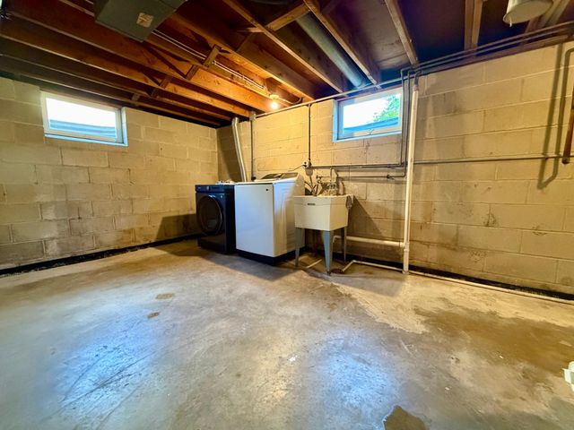 7208 Bryant Avenue N, Brooklyn Center, MN 55430
