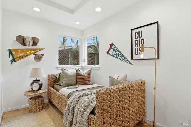 40 Corte Cayuga, Greenbrae, CA 94904