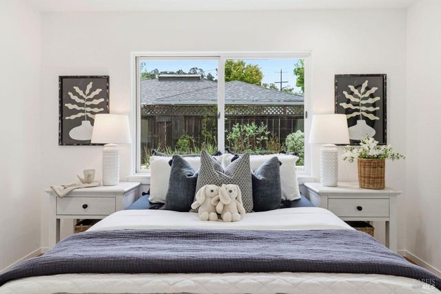 40 Corte Cayuga, Greenbrae, CA 94904