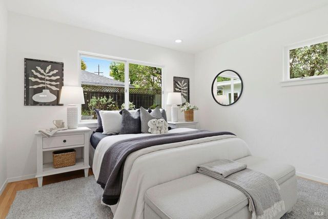 40 Corte Cayuga, Greenbrae, CA 94904