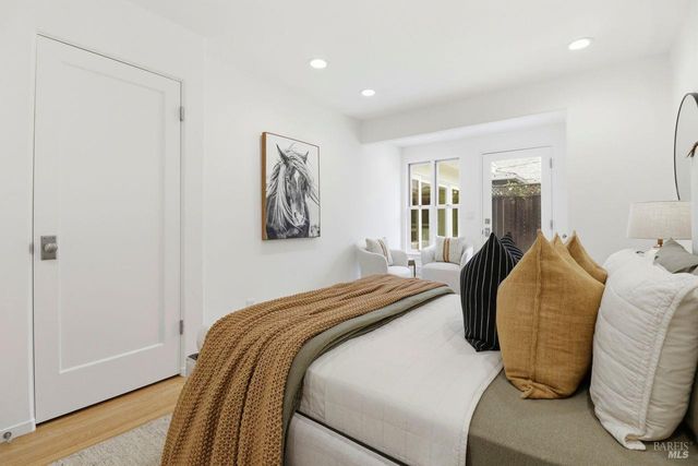 40 Corte Cayuga, Greenbrae, CA 94904