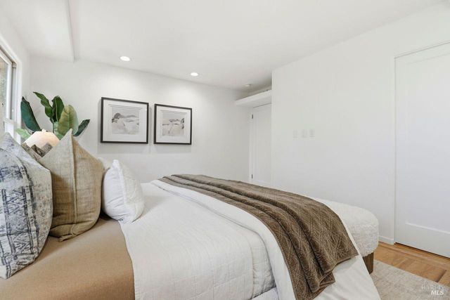 40 Corte Cayuga, Greenbrae, CA 94904