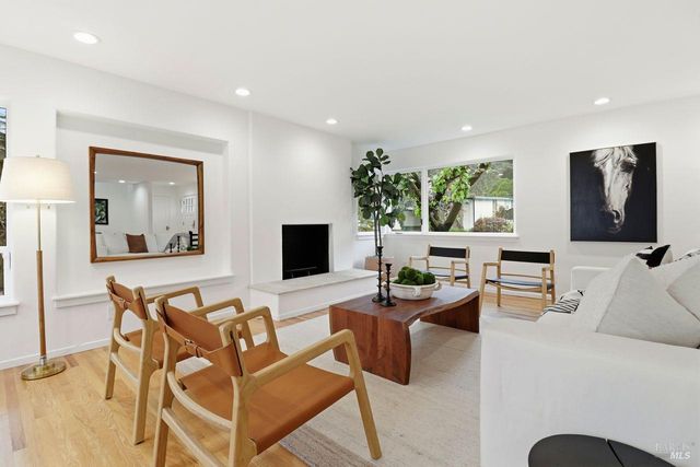 40 Corte Cayuga, Greenbrae, CA 94904