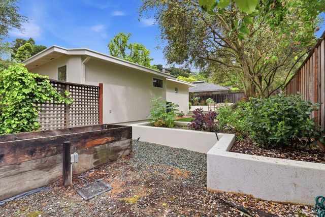 40 Corte Cayuga, Greenbrae, CA 94904