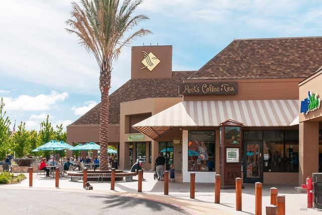 40 Corte Cayuga, Greenbrae, CA 94904