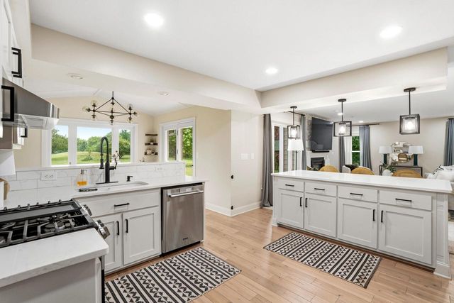 12918 Bell ROAD, Caledonia, WI 53108