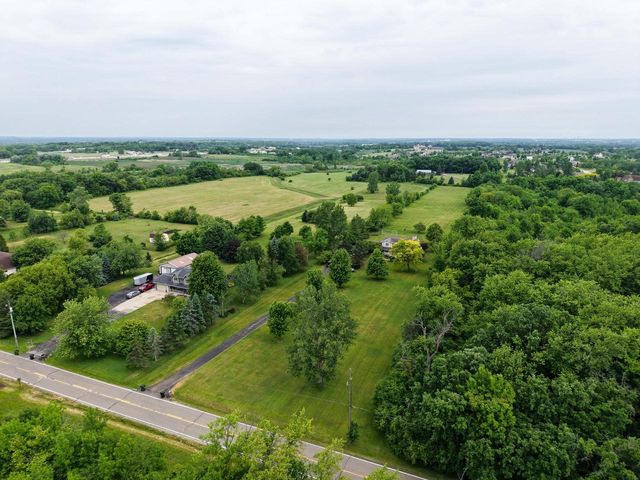12918 Bell ROAD, Caledonia, WI 53108