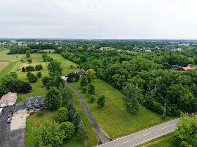 12918 Bell ROAD, Caledonia, WI 53108
