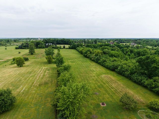 12918 Bell ROAD, Caledonia, WI 53108