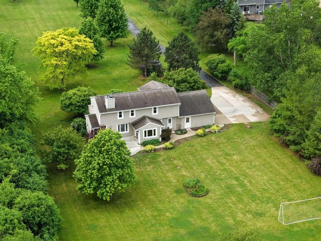 12918 Bell ROAD, Caledonia, WI 53108