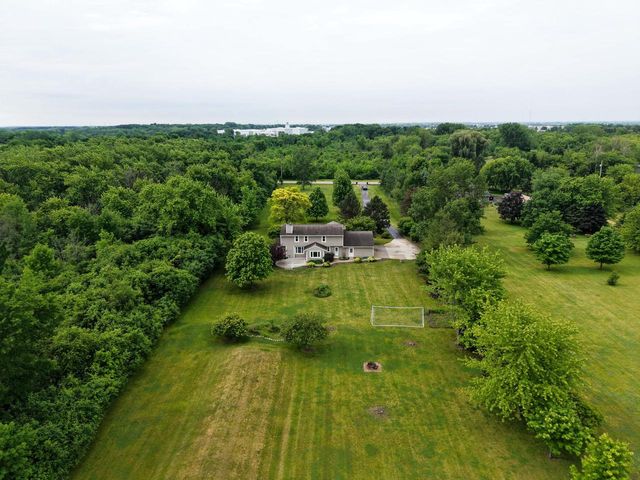12918 Bell ROAD, Caledonia, WI 53108