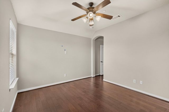 475 Fenwick Drive, Sunnyvale, TX 75182