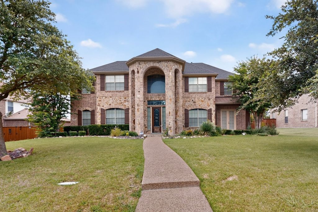 475 Fenwick Drive, Sunnyvale, TX 75182
